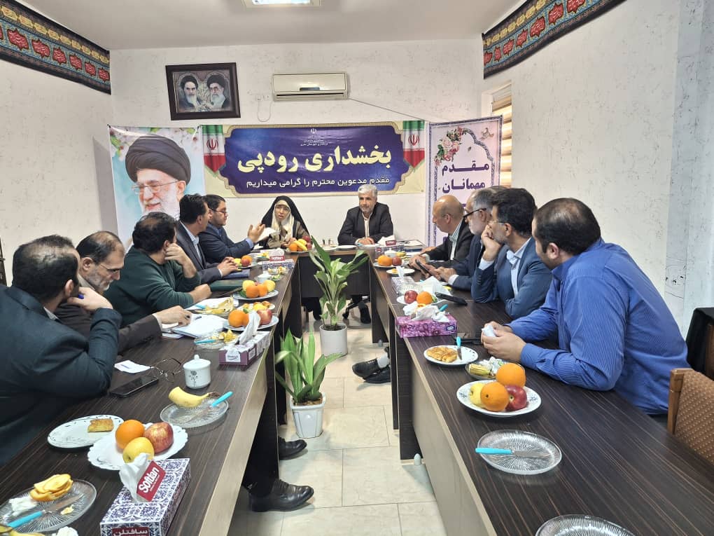 نشست شهردار و اعضاء محترم شورای اسلامی شهر آکند با خانم دکتر عالیه زمانی نماینده محترم مردم شهرستانهای ساری و میاندرود در مجلس شورای اسلامی 